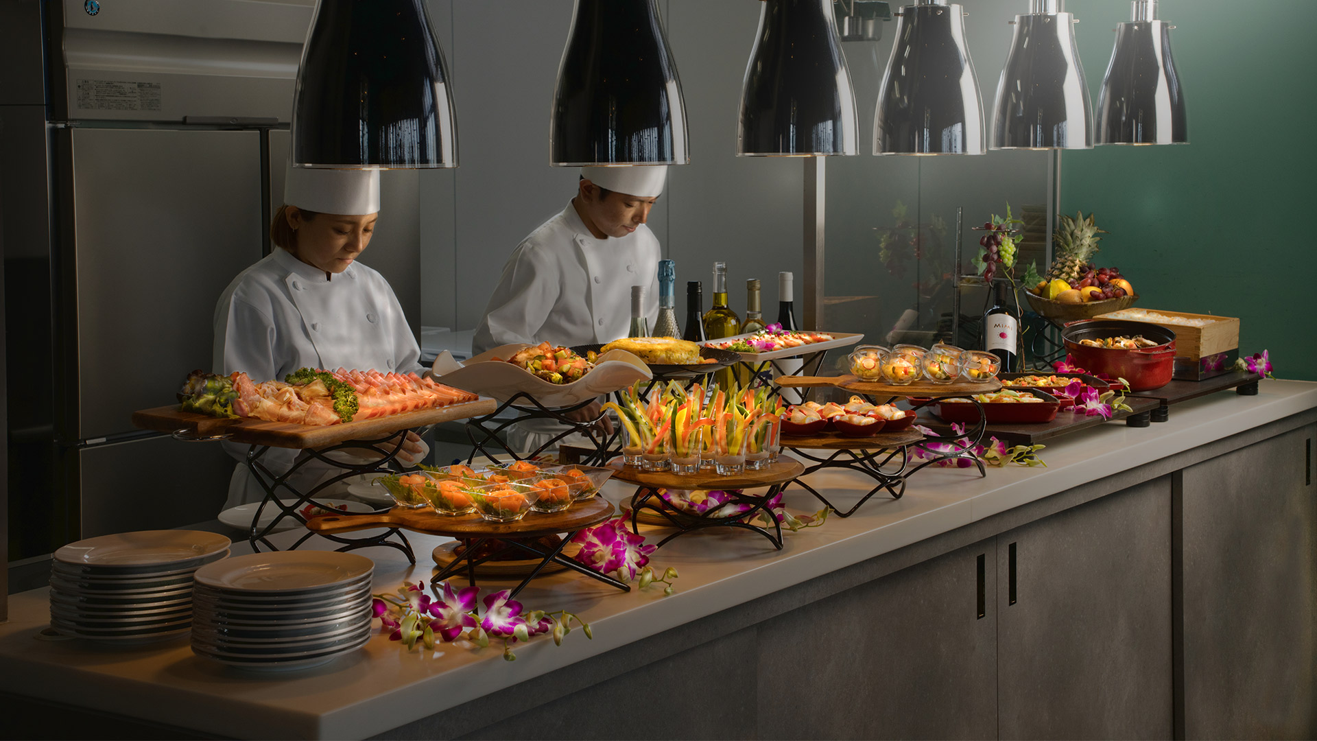 【4月4日リニューアル】ローストビーフや焼きたてのステーキをホテル最上階のライブキッチンで楽しむ。ヒューイットリゾート那覇 レストラン「MASAN」がフルビュッフェへ一新